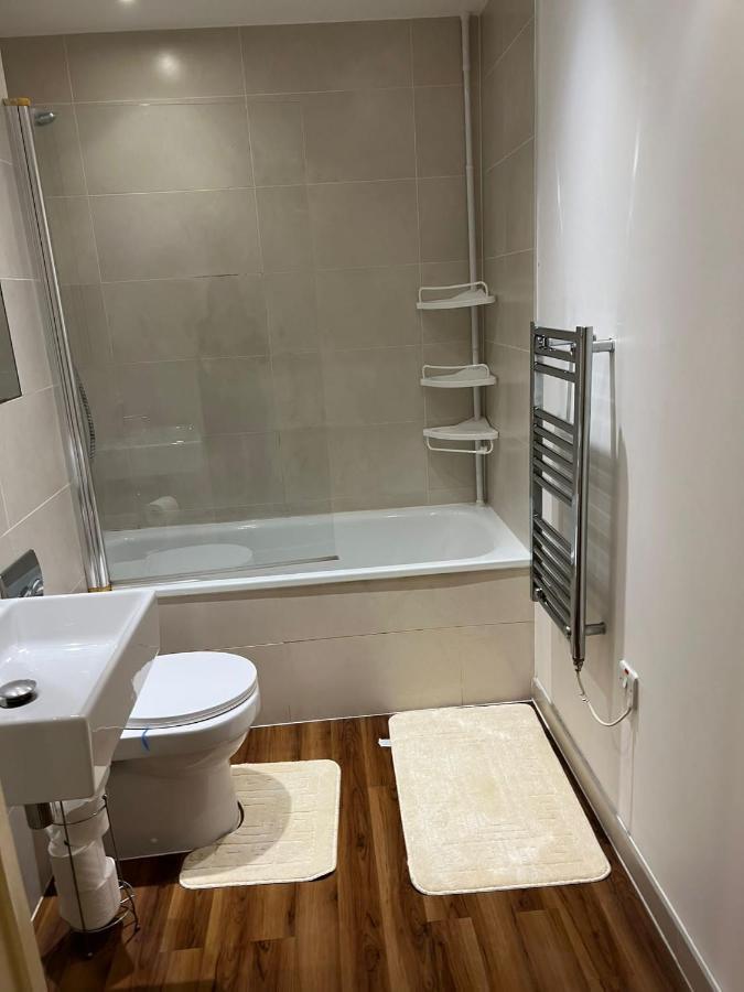 Lovely Luxury 1-Bed Apartment In Wembley London Kültér fotó